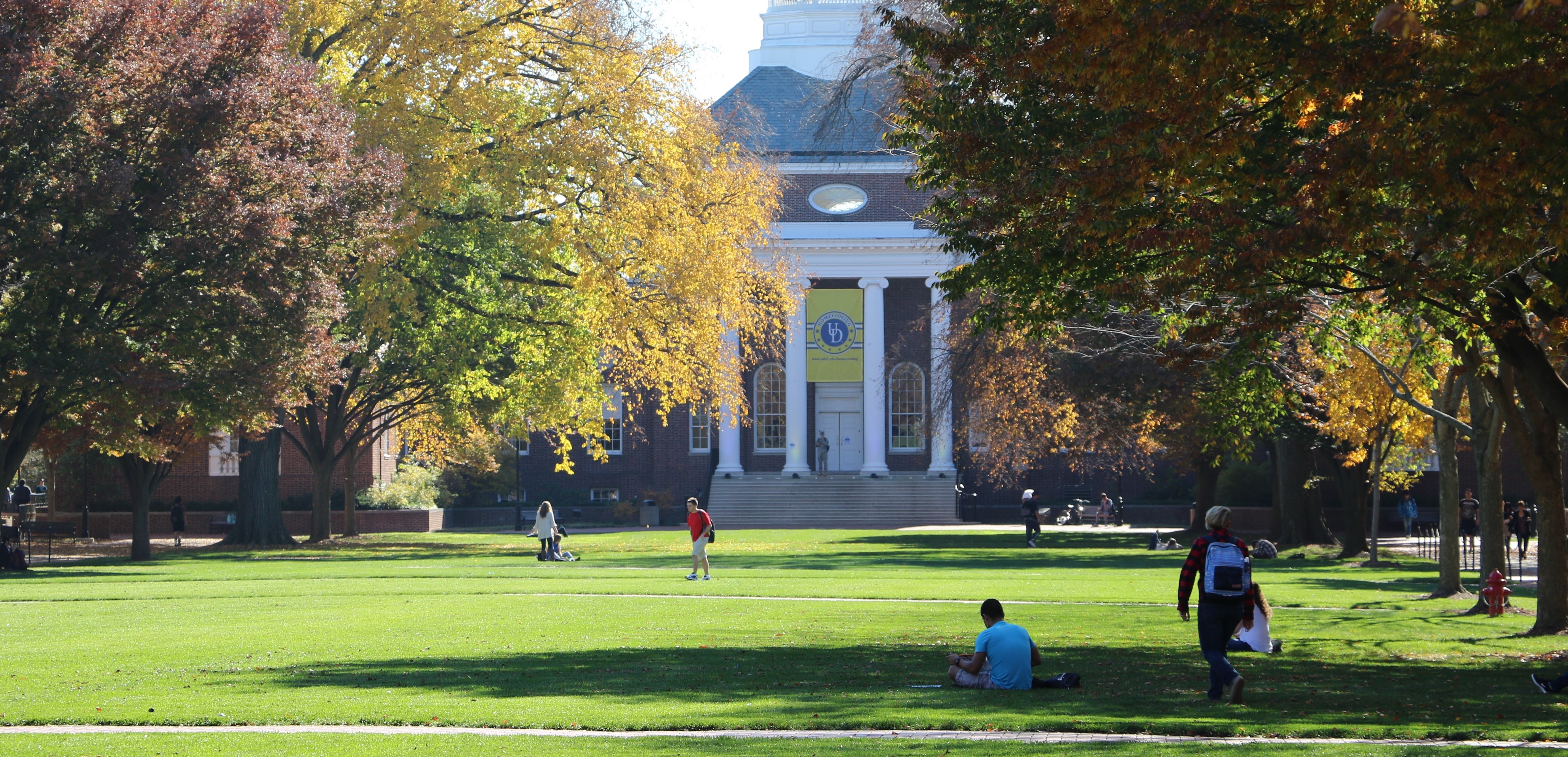 This image shows Memorial Hall and UD's Green during the Fall.